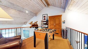 Snowcreek Iii #420 3 Bedroom Condo by RedAwning