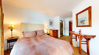 Snowcreek Iii #420 3 Bedroom Condo by RedAwning