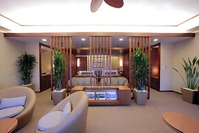 Spa Resort Hawaiians Monolith Tower