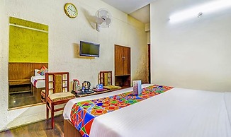 FabHotel Oak Ridge Retreat