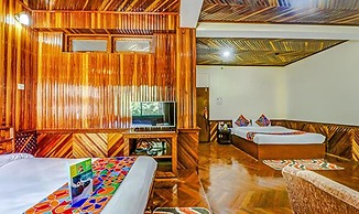 FabHotel Oak Ridge Retreat