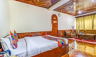 FabHotel Oak Ridge Retreat