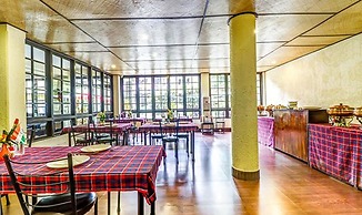 FabHotel Oak Ridge Retreat