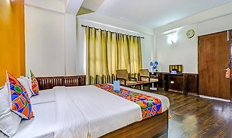 FabHotel Oak Ridge Retreat