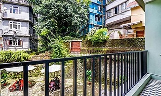 FabHotel Oak Ridge Retreat