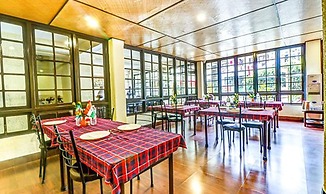 FabHotel Oak Ridge Retreat