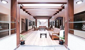 Treebo Comforts Inn, University Road Deralakatte