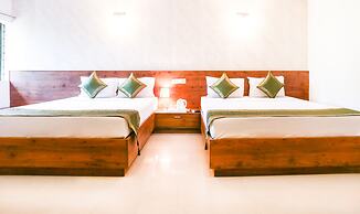 Treebo Comforts Inn, University Road Deralakatte