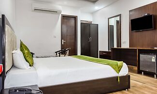 Treebo Red Petal Jalandhar