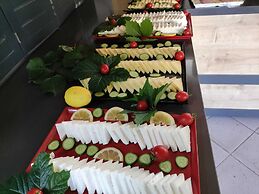 Gunes Hotel & Apartments