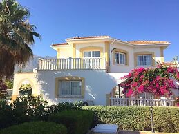 Villa Greenhill by Amy Villas