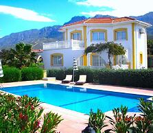 Villa Greenhill by Amy Villas