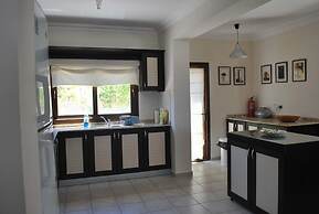 Villa Sunset 4 by Amy Villas