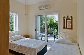 Villa Tembel by Amy Villas