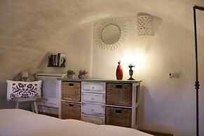 TD Dimora di Genna Trulletto with Lush Garden Pool