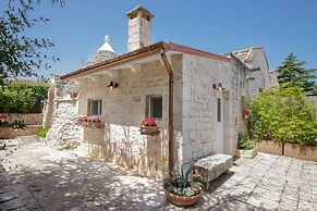 TD Dimora di Genna Trulletto with Lush Garden Pool