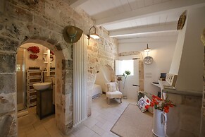 TD Dimora di Genna Trulletto with Lush Garden Pool