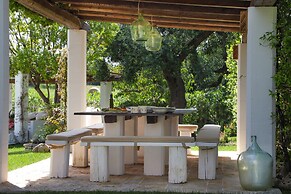 TD Dimora di Genna Trulletto with Lush Garden Pool