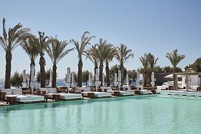 Nikki Beach Resort & Spa Santorini