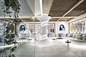 Nikki Beach Resort & Spa Santorini