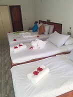 Five Coral Inn