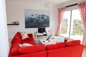 Apt Pine View by Amy Villas