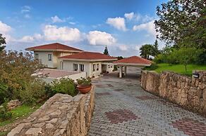 Villa Hillcrest by Amy Villas