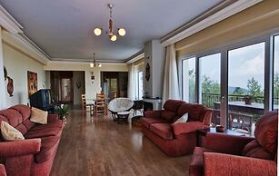 Villa Hillcrest by Amy Villas