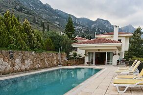 Villa Hillcrest by Amy Villas