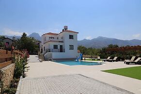 Villa Pergola by Amy Villas