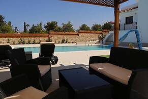 Villa Pergola by Amy Villas