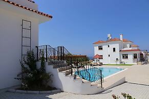 Villa Pergola by Amy Villas