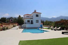 Villa Pergola by Amy Villas