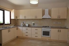 Villa Pergola by Amy Villas