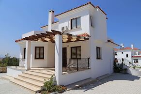 Villa Pergola by Amy Villas