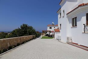 Villa Pergola by Amy Villas