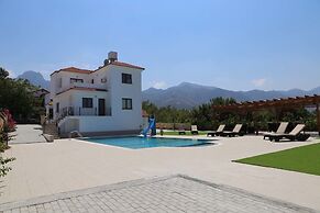 Villa Pergola by Amy Villas