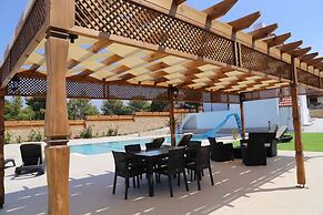 Villa Pergola by Amy Villas