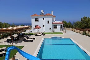 Villa Pergola by Amy Villas