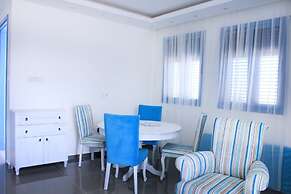 Villa Townhouse by Amy Villas