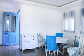 Villa Townhouse by Amy Villas