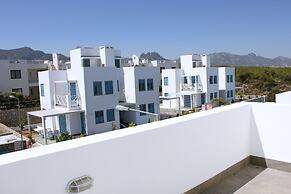 Villa Townhouse by Amy Villas