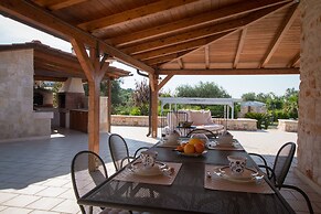 TD Villa Luna Trulli with Large Pool