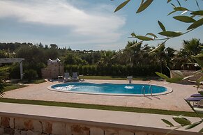 TD Villa Luna Trulli with Large Pool