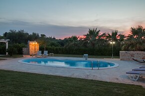 TD Villa Luna Trulli with Large Pool