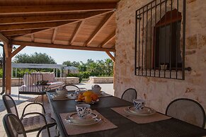 TD Villa Luna Trulli with Large Pool