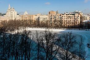 Prime Host apartments on Patriarch Ponds