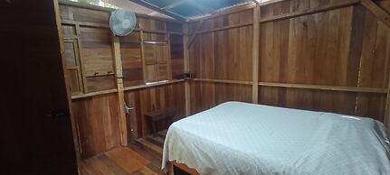 Flutterby House - Hostel