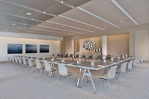 HALL Arts Hotel Dallas, Curio Collection by Hilton
