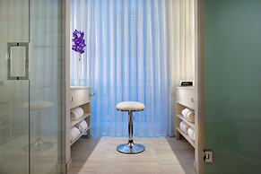 HALL Arts Hotel Dallas, Curio Collection by Hilton
